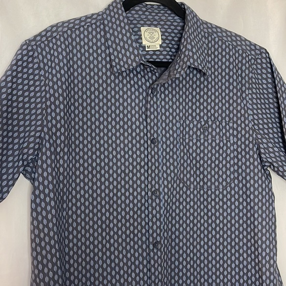 VOYAGER PATTERNED SHORT SLEEVE BUTTON DOWN (M) - Picture 4 of 8
